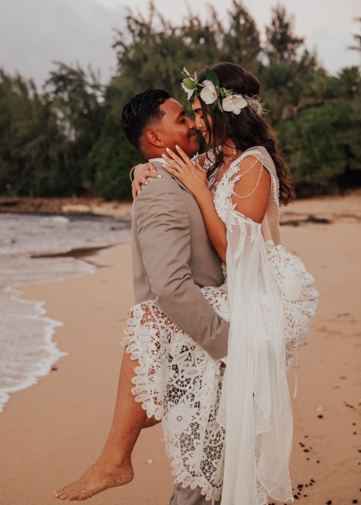 hawaii wedding photo at the beach in the sunset