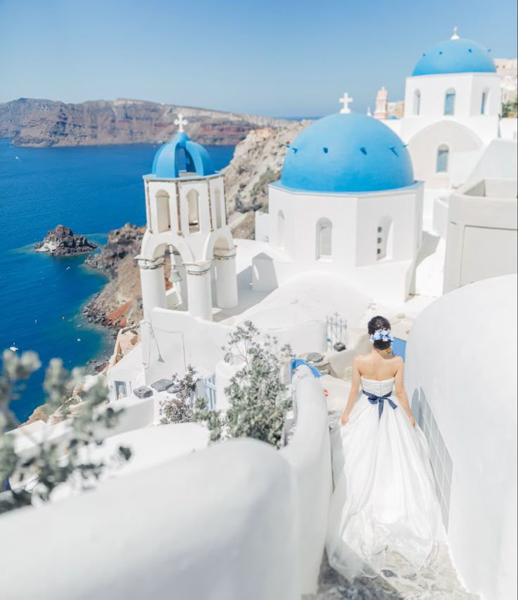 bride in santorini gcreece